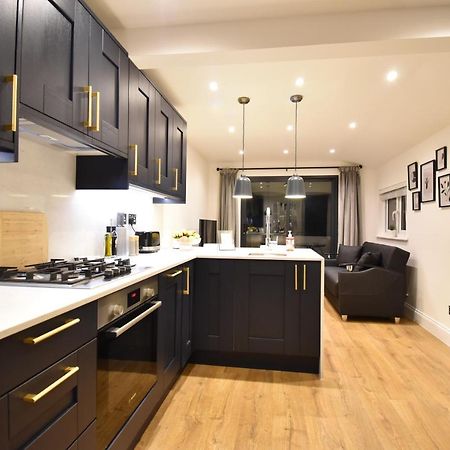 Stunning 3 Bed Apartment Лондон Экстерьер фото