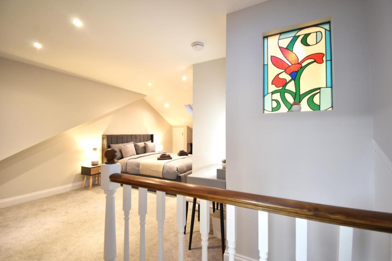 Stunning 3 Bed Apartment Лондон Экстерьер фото