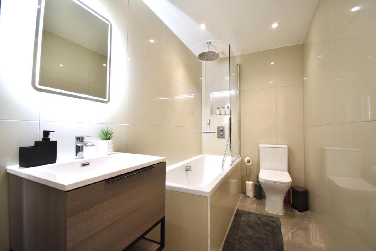 Stunning 3 Bed Apartment Лондон Экстерьер фото