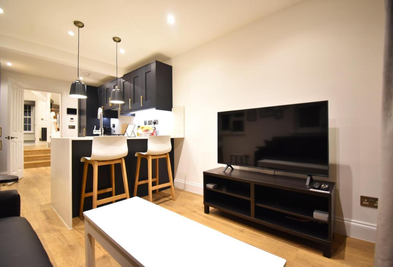 Stunning 3 Bed Apartment Лондон Экстерьер фото